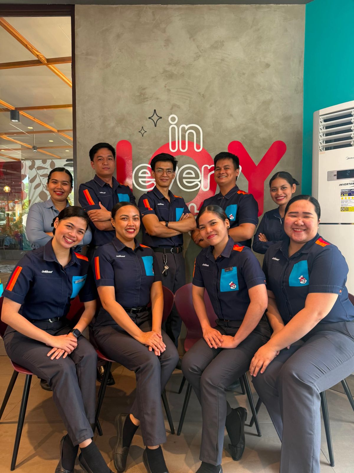 Jollibee store